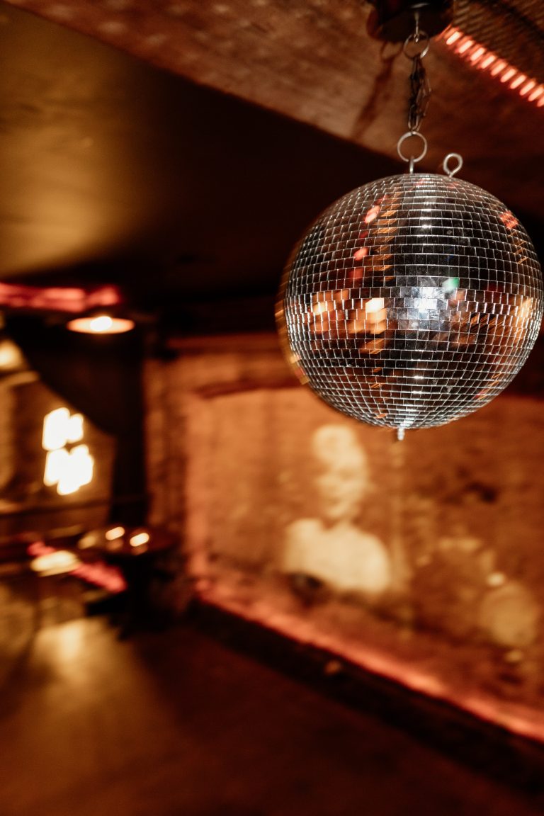 Mirror ball